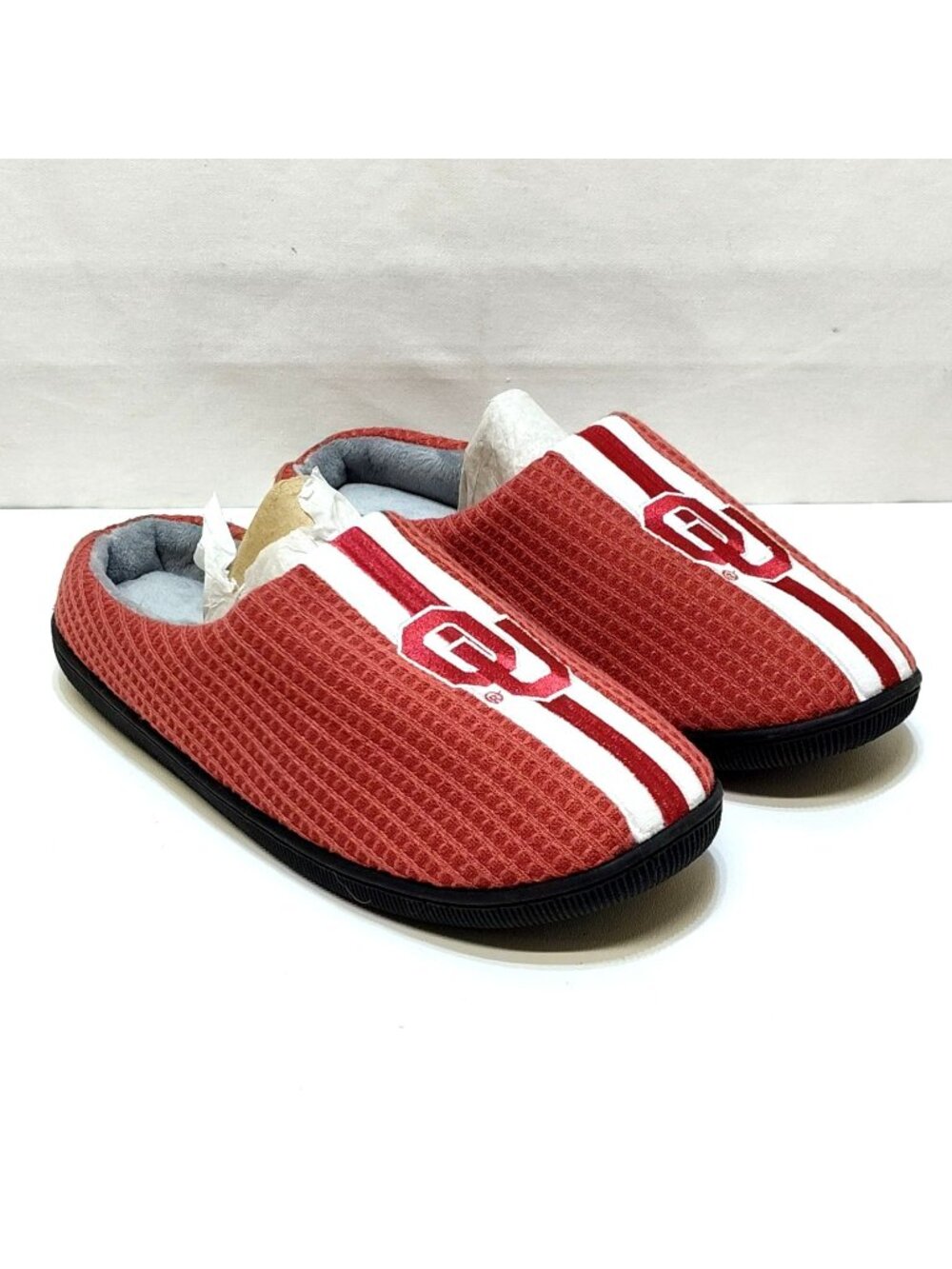 FOCO Oklahoma Sooners Team Stripe Memory Foam Slippers Faux Fur Men's L (11-12)